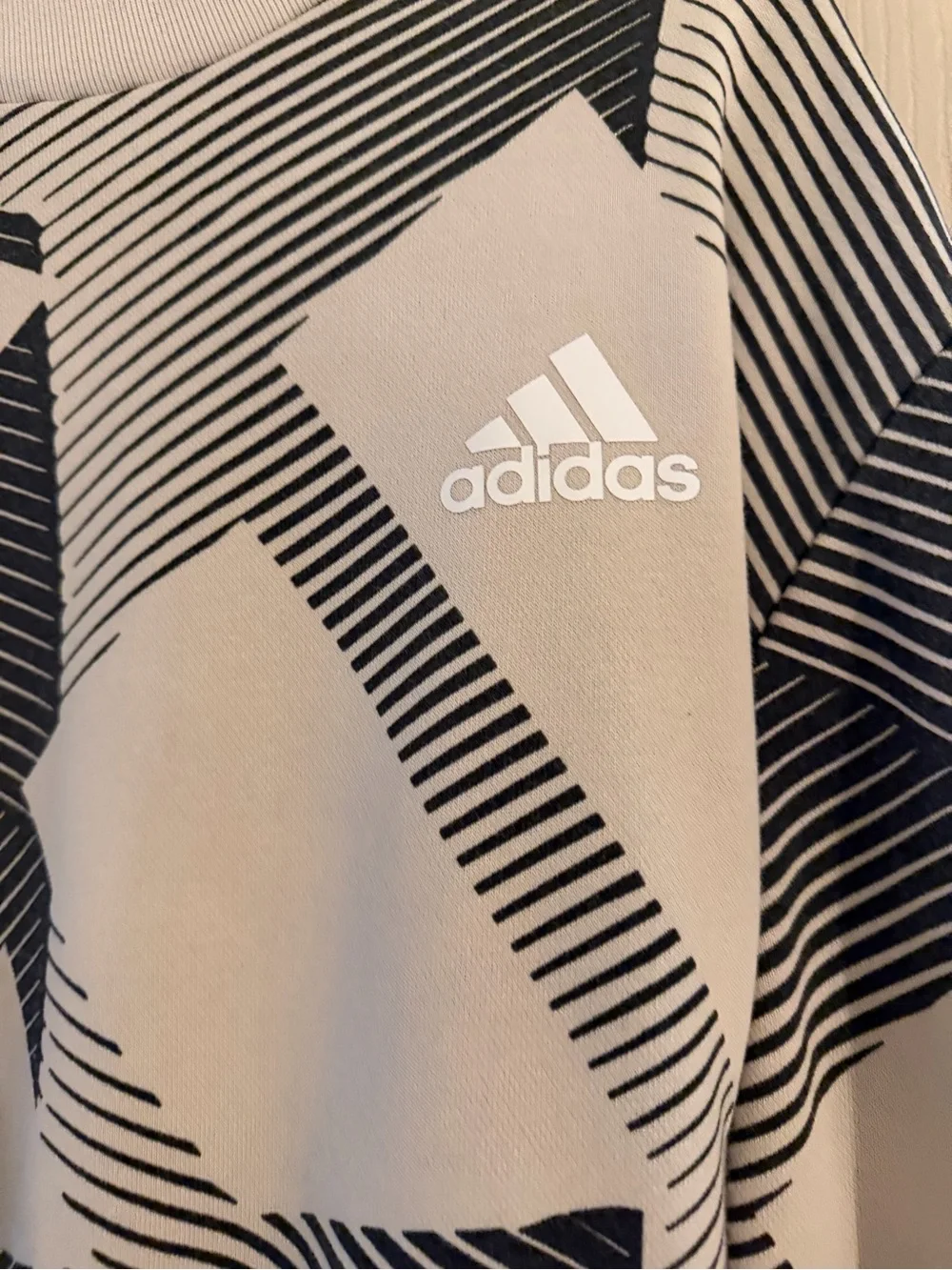 adidas Men's Cream & Black Geometric Crewneck Sweatshirt